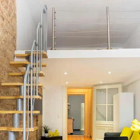 Industrial Style Self Checkin Street Parking * Berlin