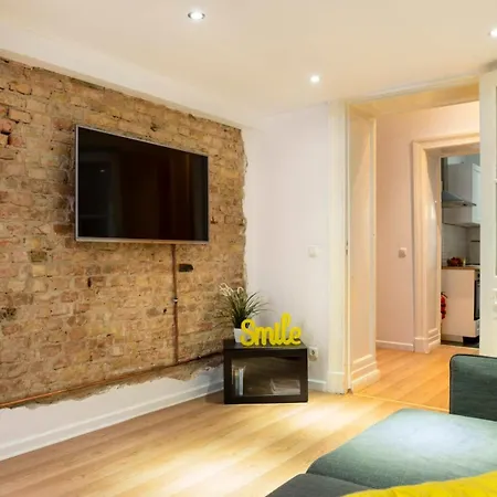 Industrial Style Self Checkin Street Parking Apartment *