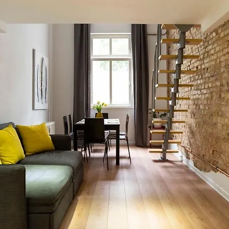 Apartment Industrial Style Self Checkin Street Parking *