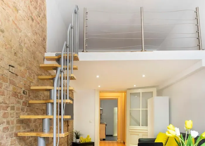 Industrial Style Self Checkin Street Parking * Berlin