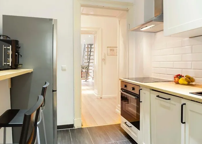 Industrial Style Self Checkin Street Parking * Berlin