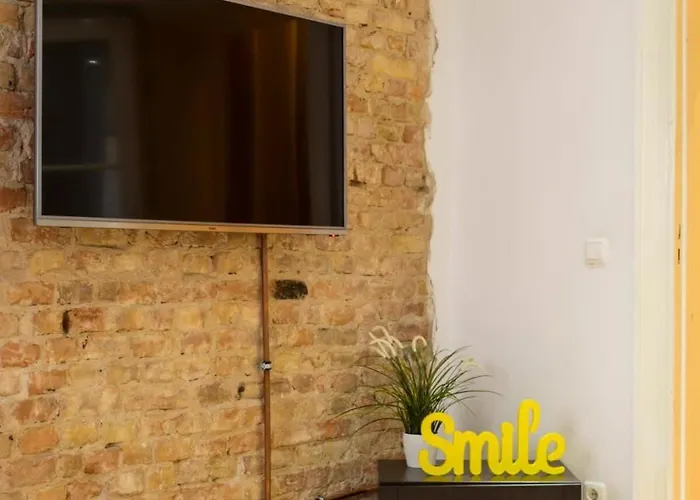 Industrial Style Self Checkin Street Parking * Берлин